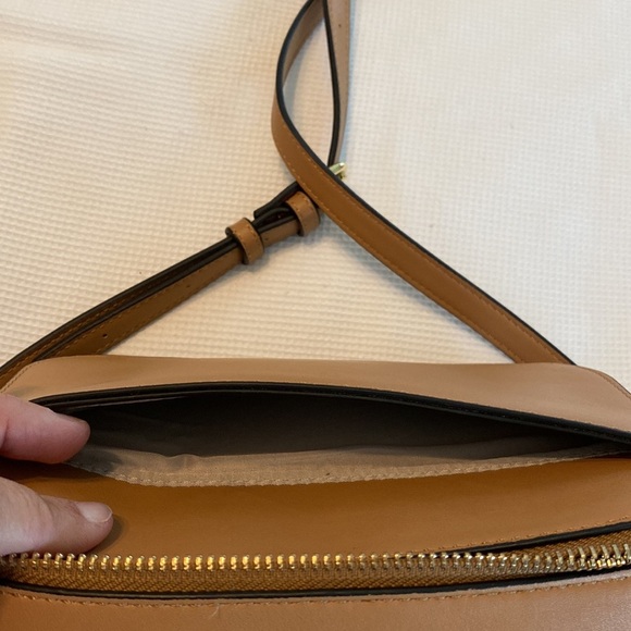 Gianni Bini Small Purse in Brown and golden hardware - Picture 12 of 17